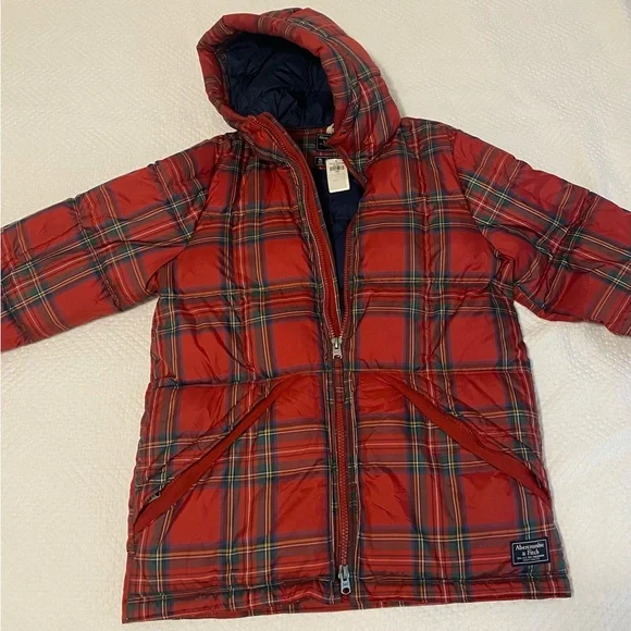 Abercrombie & Fitch Women’s Red and Blue Plaid Puffer Jacket - Picture 3 of 3
